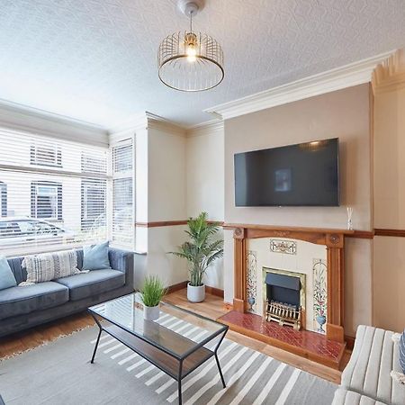 Blue Sky 3 Bedroom Cottage Whitby Bagian luar foto
