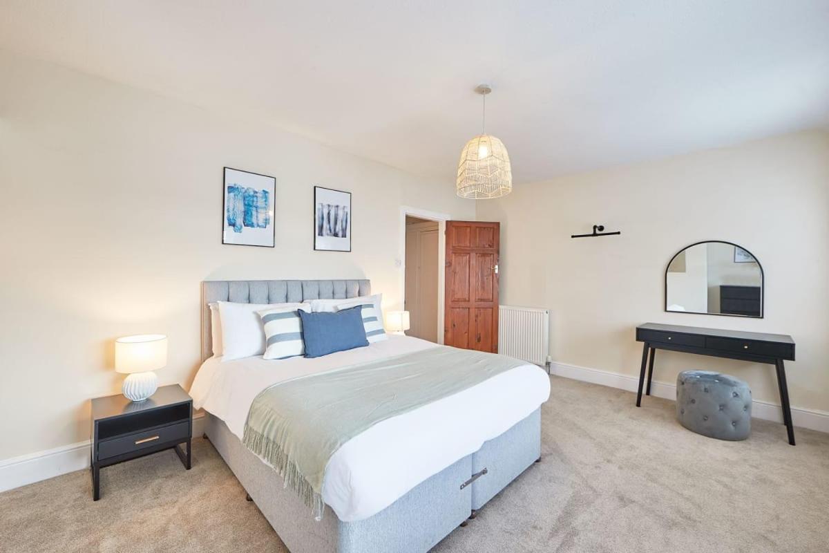Blue Sky 3 Bedroom Cottage Whitby Bagian luar foto