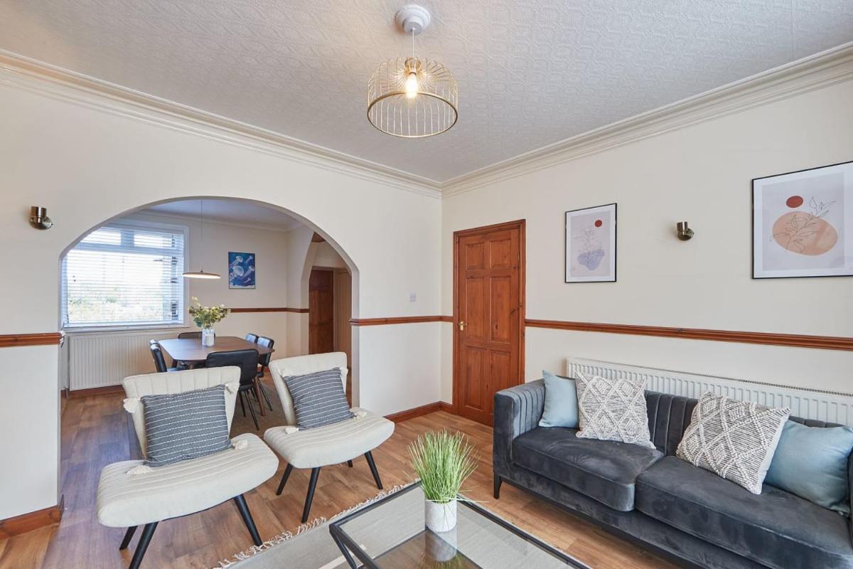 Blue Sky 3 Bedroom Cottage Whitby Bagian luar foto