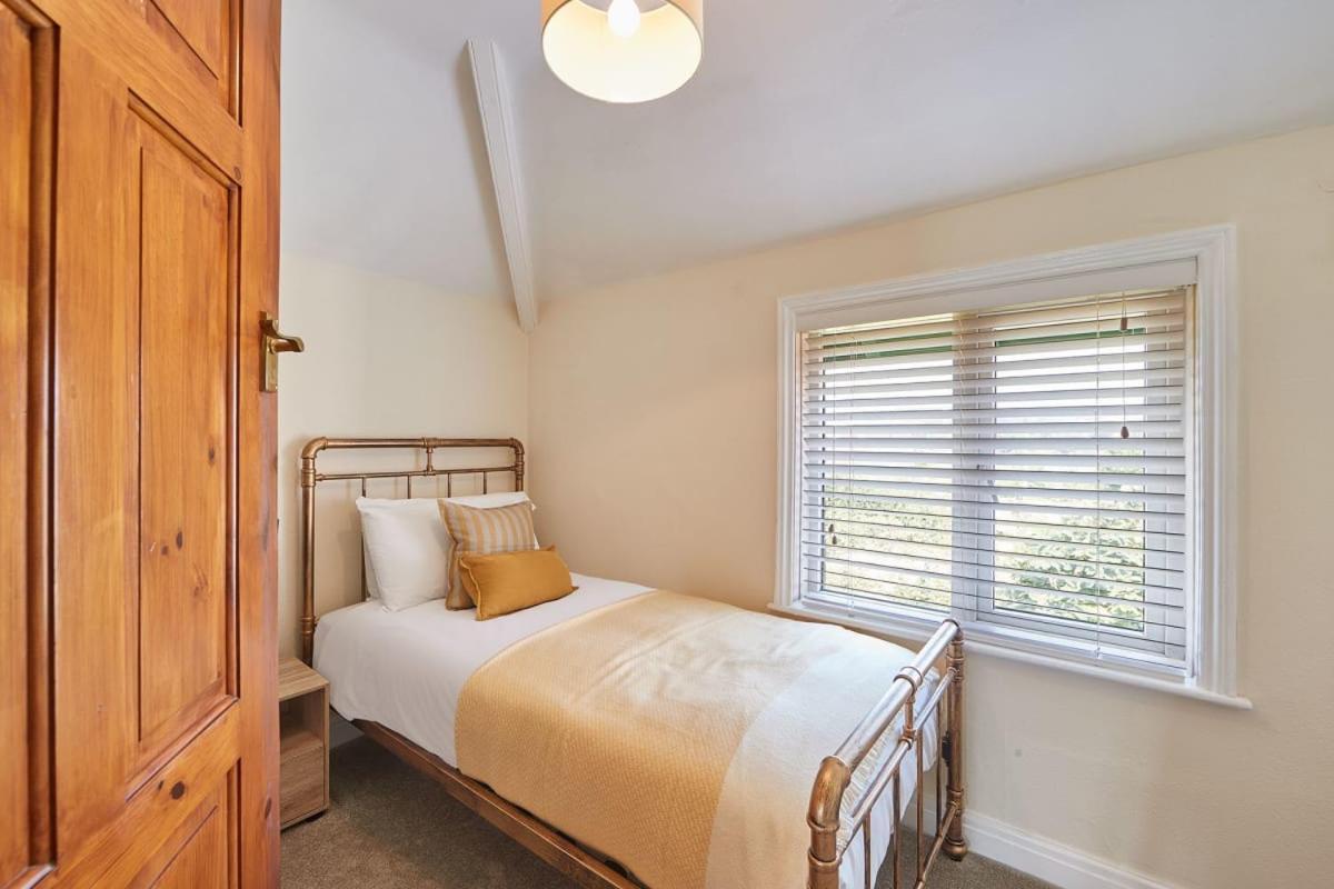 Blue Sky 3 Bedroom Cottage Whitby Bagian luar foto